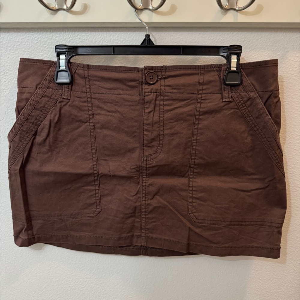 Women’s mid rise cargo mini skirt